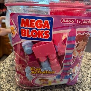 Mega bloks blocks Pink and Blue Building Set